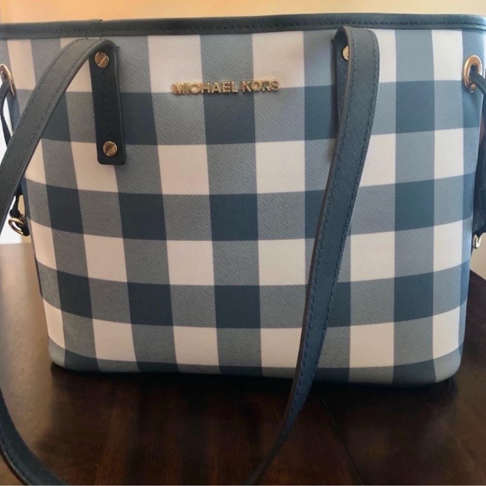 Michael Kors Jet Set Travel and Matching Wristlet - Picture 3 of 5